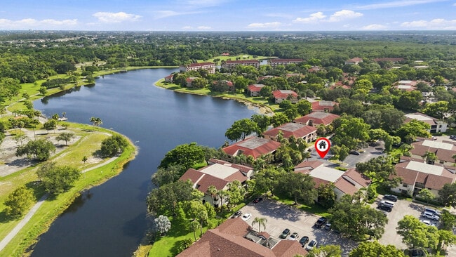 Building Photo - 2581 Carambola Cir N