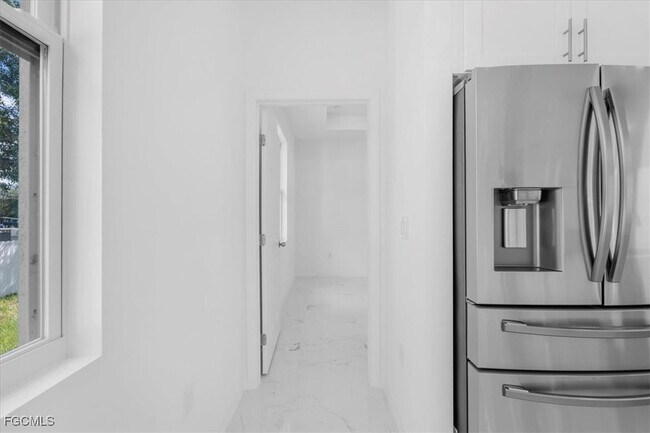 Building Photo - 1508 Hibiscus Ave