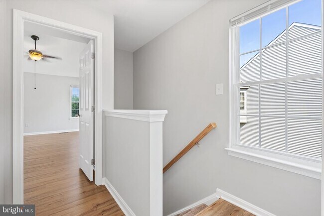 Building Photo - 26091 Lands End Dr