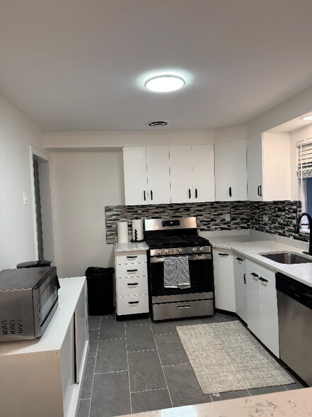 Building Photo - 1317 Ferndale Ave