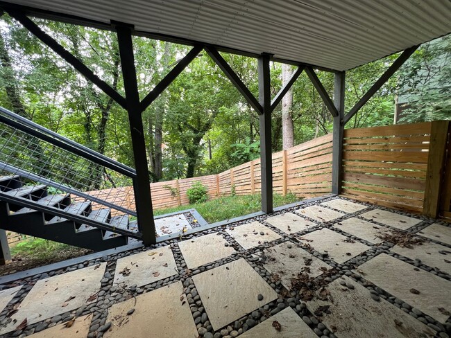 Building Photo - West AVL Home!