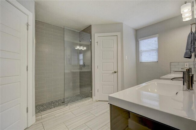 Building Photo - 3106 Jeanne Marie Ct