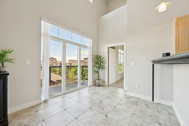 Building Photo - 5677 S Park Pl