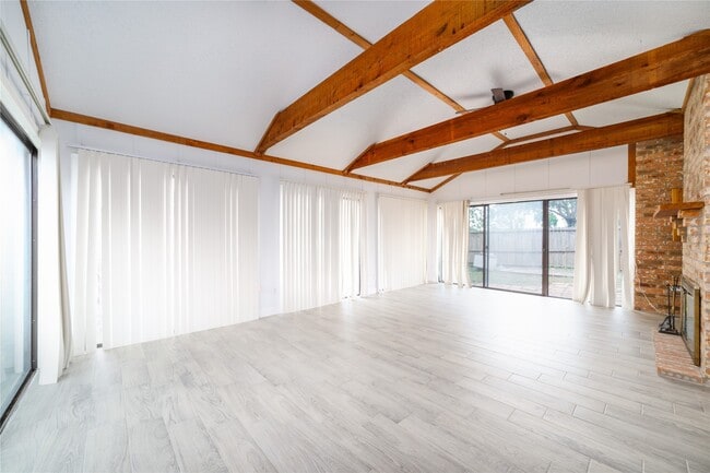 Building Photo - 10830 Sela Ln