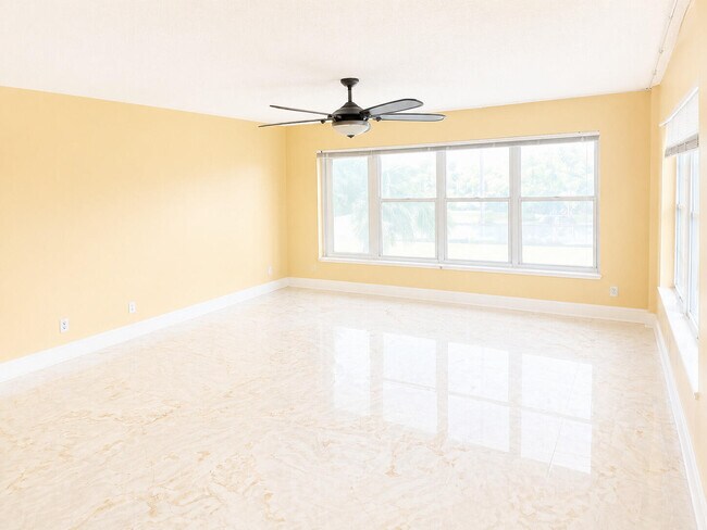 Building Photo - 10777 W Sample Rd