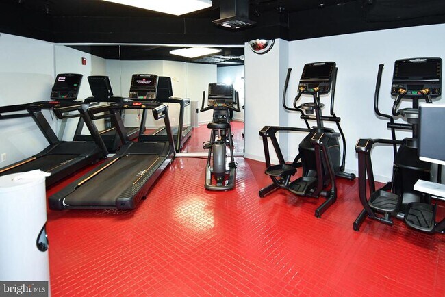 Building Photo - 4601 N Park Ave