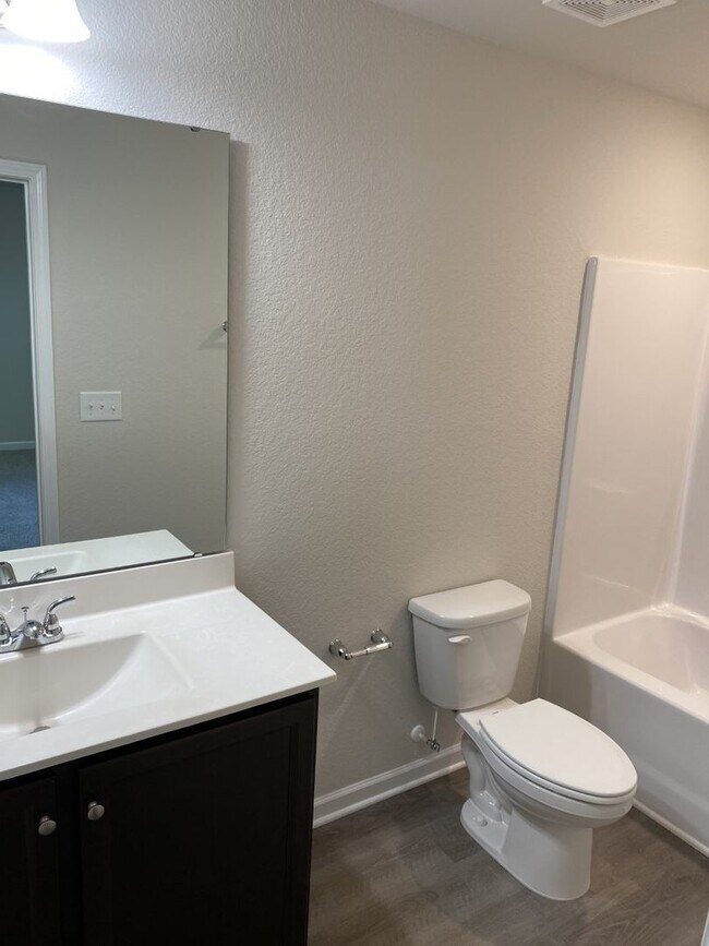 Building Photo - 3 Bedroom Wiggins Village