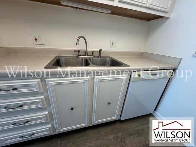 Building Photo - 523 S Summerlin Ave