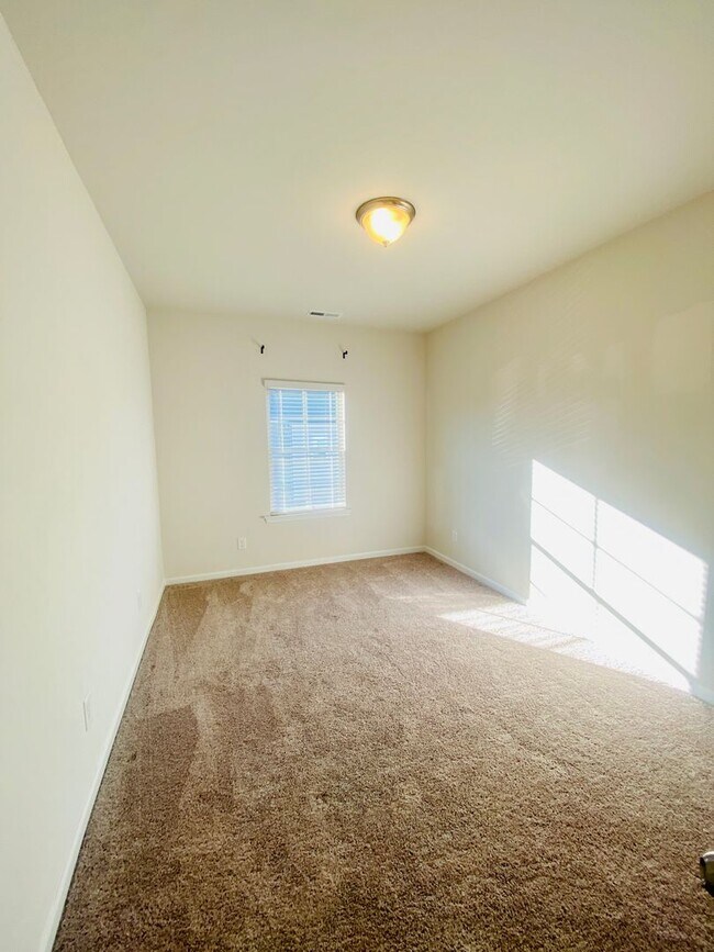 Building Photo - 3BR/2.5BA Townhouse in Matthews.
