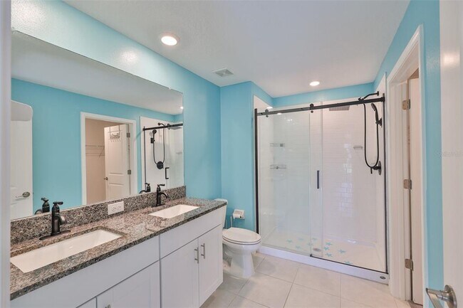 Building Photo - 15411 Miller Creek Dr
