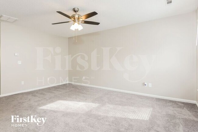 Building Photo - 208 Guinevere Ct