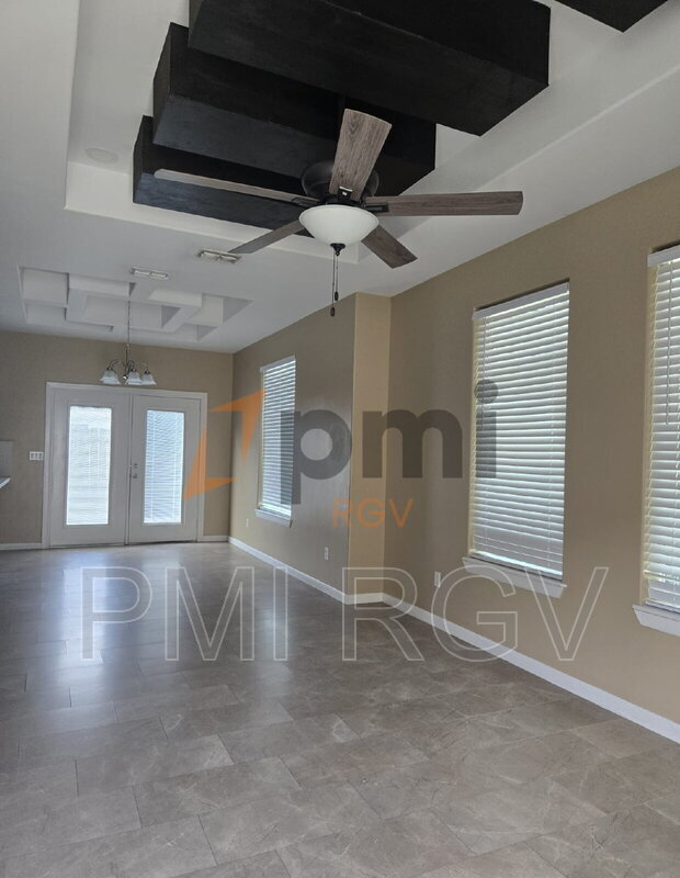 Building Photo - 2003 Sahara St