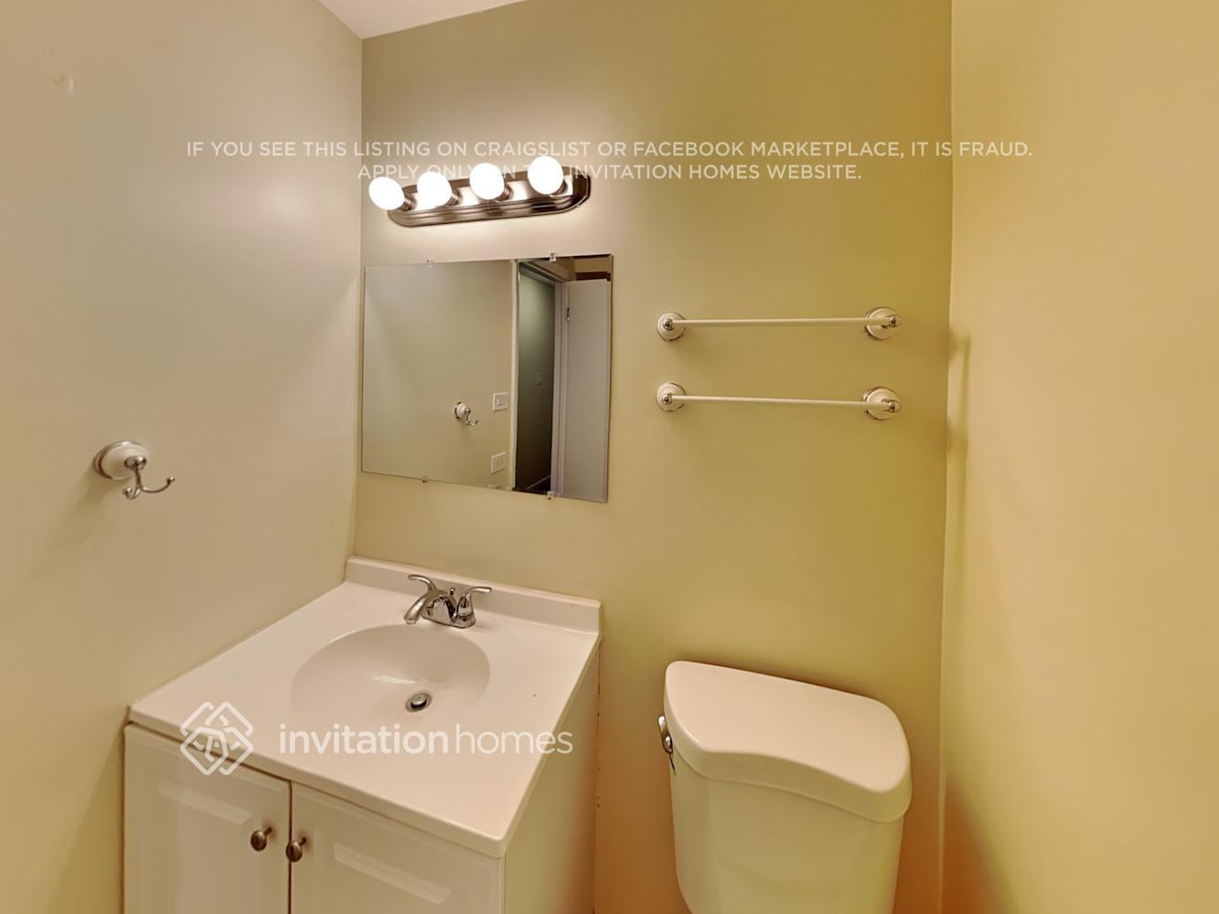 Building Photo - 23017 Lakeshore Dr