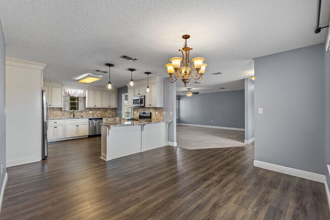 Building Photo - 3171 Airport Rd