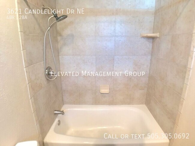 Building Photo - 3621 Candlelight Dr NE