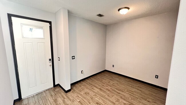 Building Photo - Beautiful, Resort-Style Living with this 3...