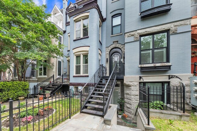 Building Photo - 3453 Holmead Pl NW