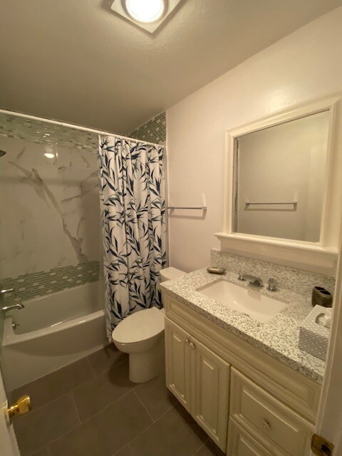 Building Photo - 2308 Schader Dr