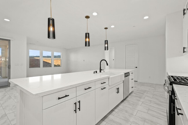 Building Photo - 73584 Henri Dr