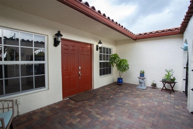 Building Photo - 781 SW 49th Terrace