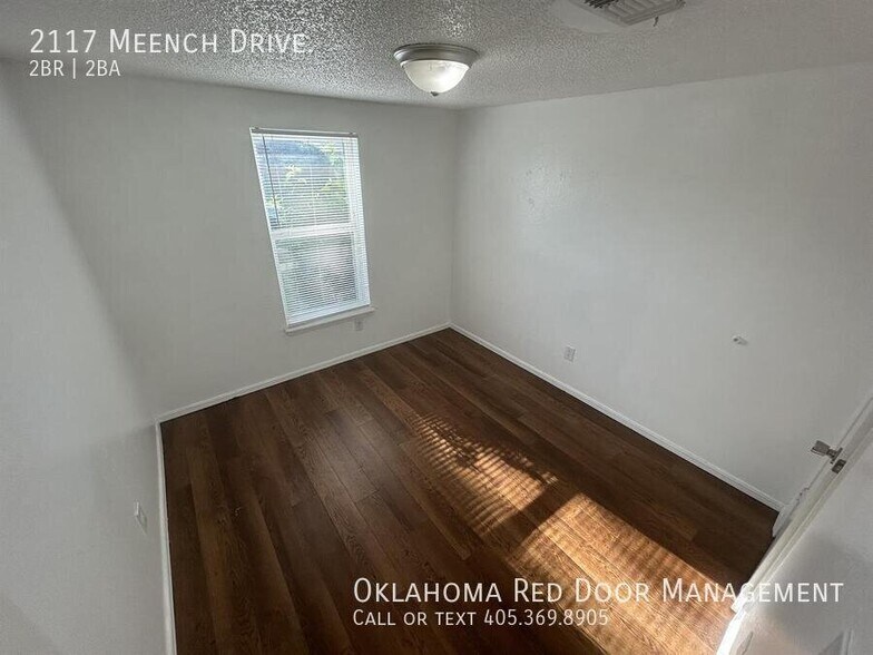 Building Photo - 2117 Meench Dr