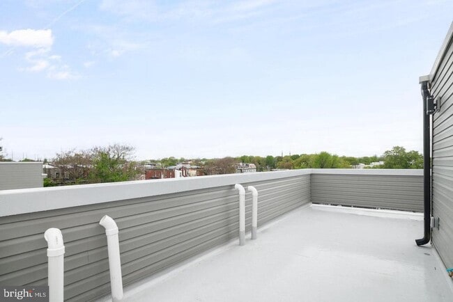 Building Photo - 3957 Wyalusing Ave