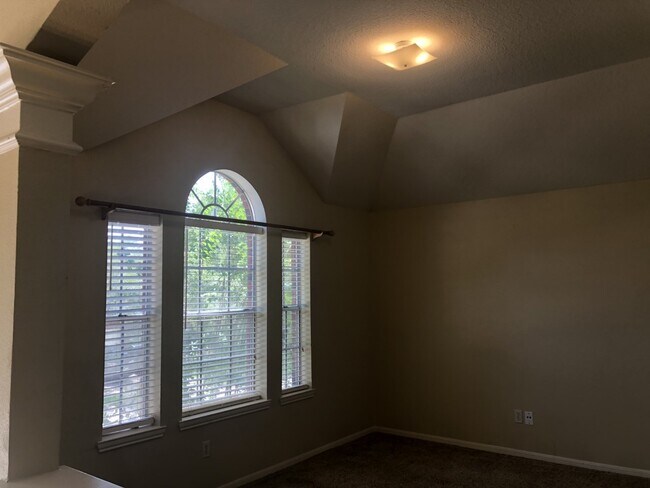 Building Photo - 2110 Highland Bay Ct