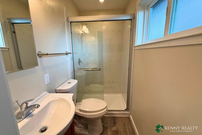 Building Photo - 2490 Fleetwood Dr