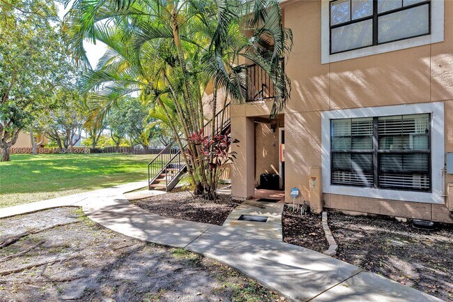 Building Photo - 15680 SW 106th Ln