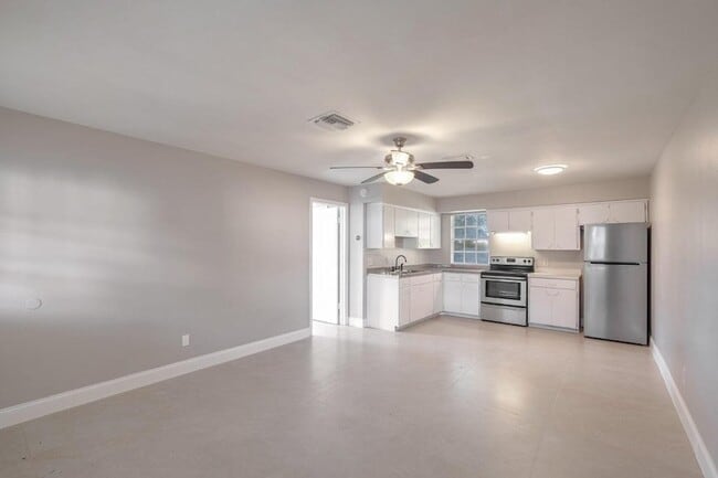 Building Photo - 3147 Naylor Terrace