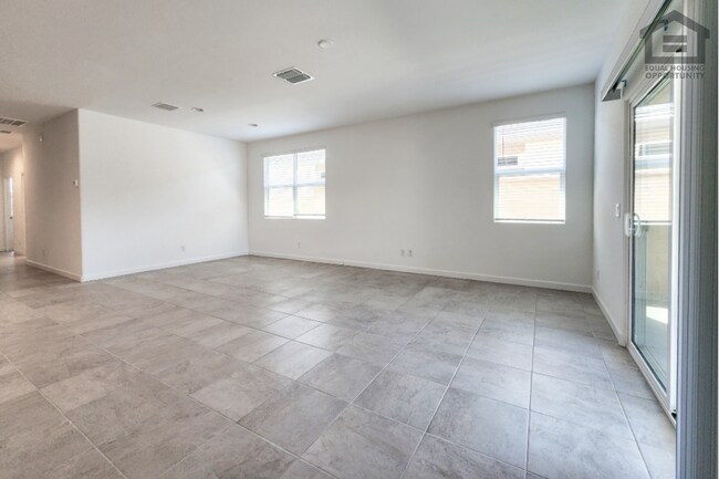 Building Photo - 40110 W Shaver Dr