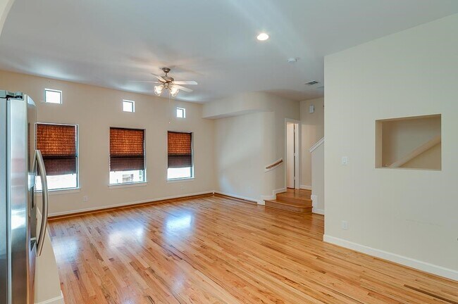 Building Photo - 3703 Main Poplar Dr