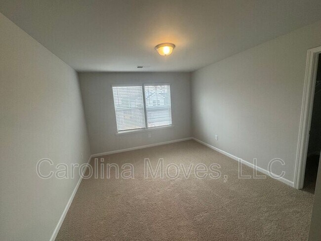 Building Photo - 409 Mariene Dr