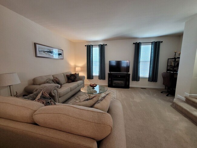 Building Photo - 7508 Luminary Dr