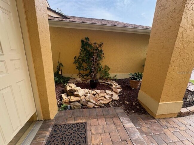 Building Photo - 4622 Meadowview Cir