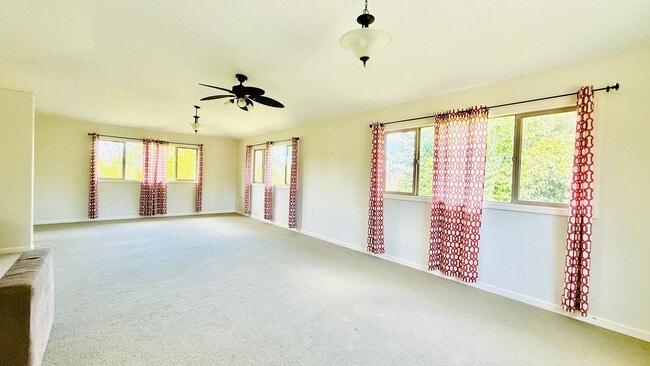 Building Photo - Spacious Volcano Home for Long-Term Rent