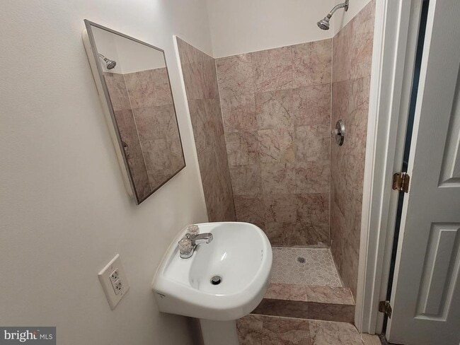 Building Photo - 8636 Sanderling Dr