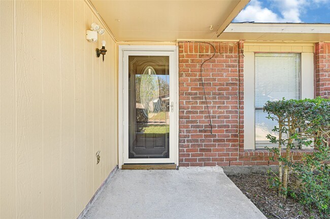 Building Photo - 24035 Rockin 7 Dr