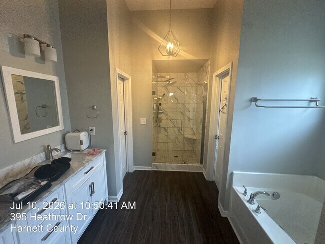 Building Photo - 394 Heathrow Drive