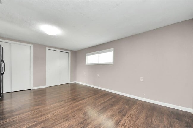 Building Photo - 5747 Turtle Creek Rd