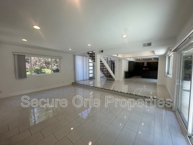 Building Photo - 4654 Galendo St