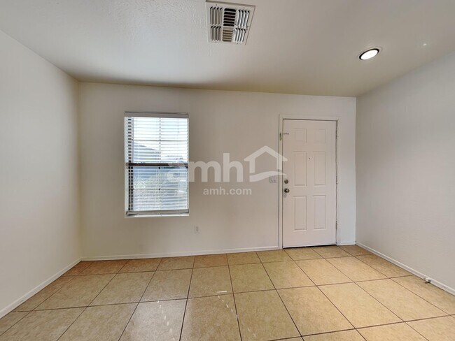 Building Photo - 33335 N Hidden Canyon Dr