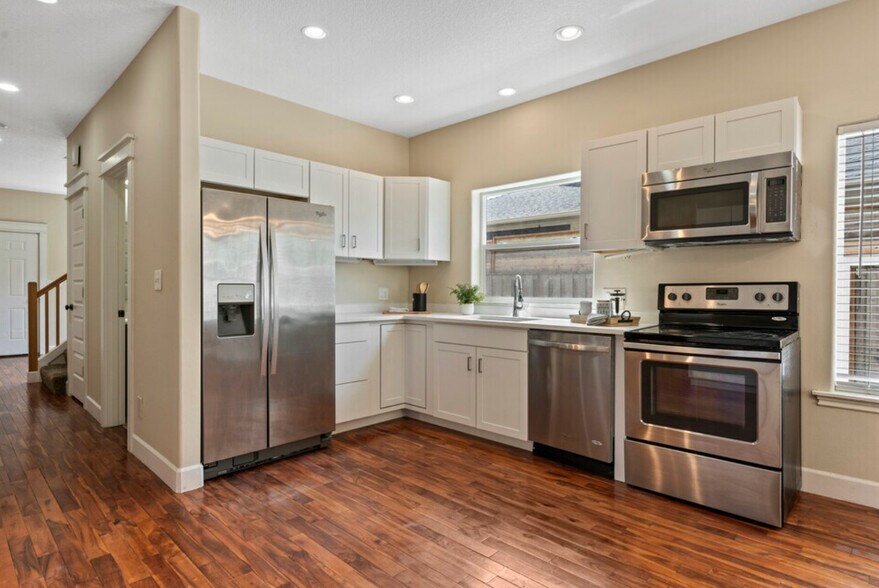 Building Photo - 7321 NE 8th Ave