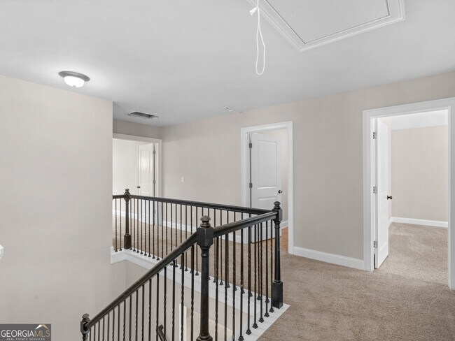 Building Photo - 185 Regency Pl