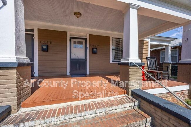 Building Photo - 1037 Kinard Ct