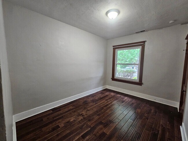 Building Photo - 4288 Hooker St