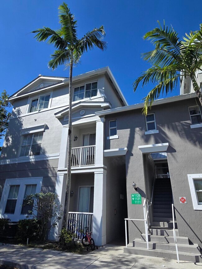 Building Photo - 1130 Shoma Dr