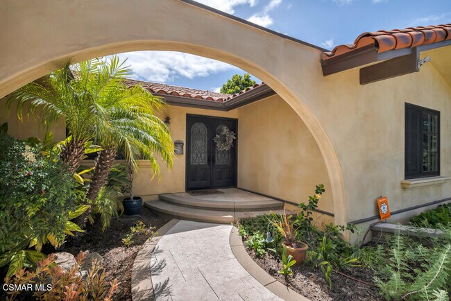 Building Photo - 2076 Hillsbury Rd