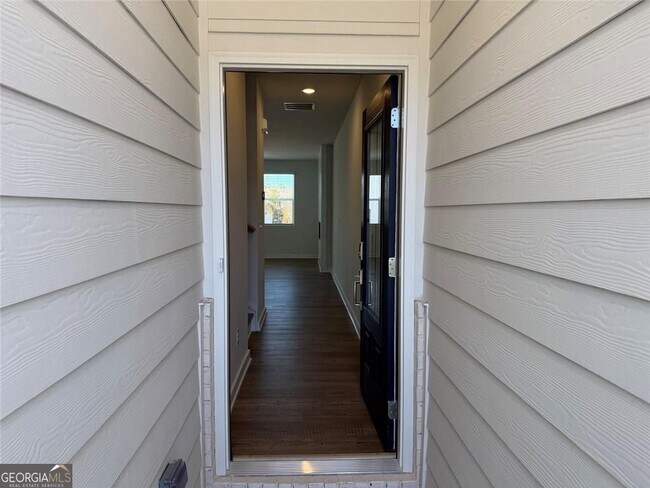 Building Photo - 7253 Mulberry St