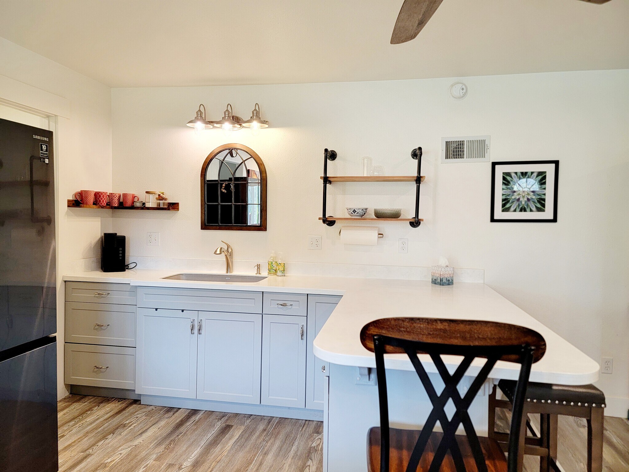 Kitchen - 10301 Wolf Dr